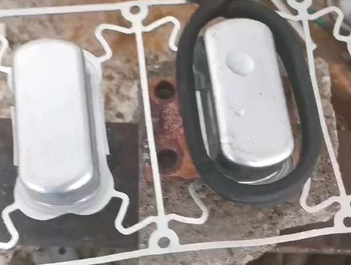 鋁件模具加熱，高頻機緩慢加熱至100度左右，保持模具不變形