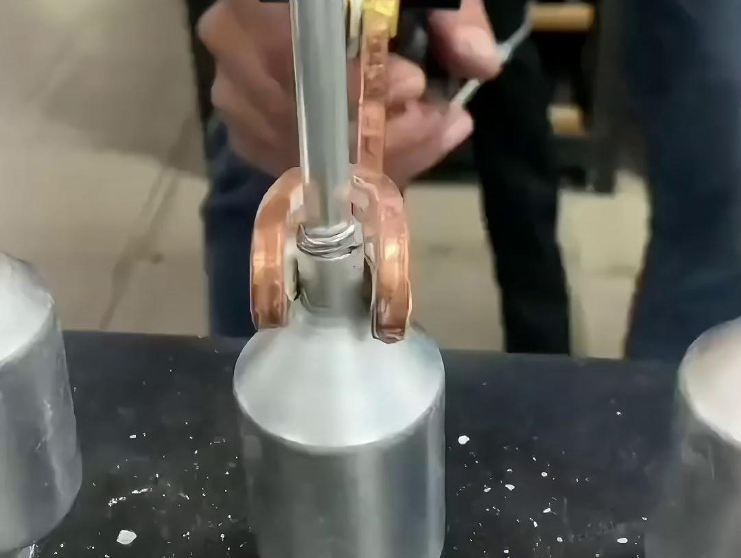 鋁管高頻釬焊機(jī)的工作原理、特點和選購建議