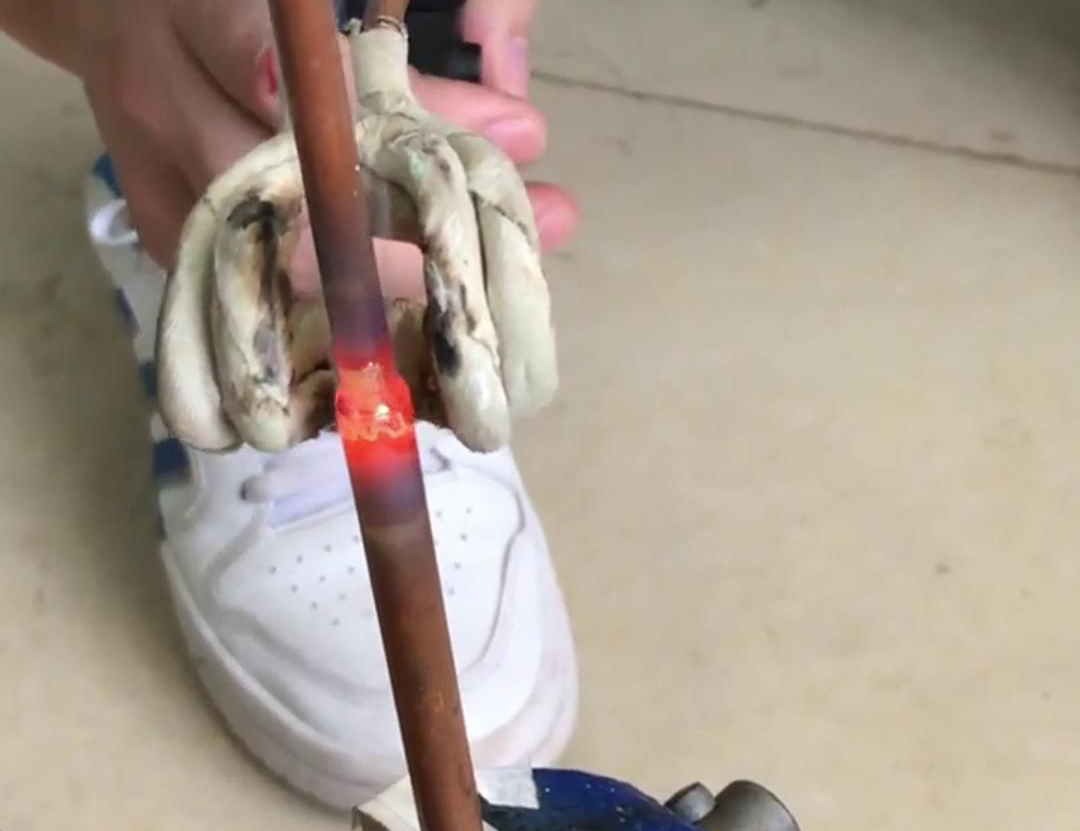 手持式高頻焊接設(shè)備，4-16銅管焊接，2秒焊接完成，代替火焰焊接，安全省時省人工