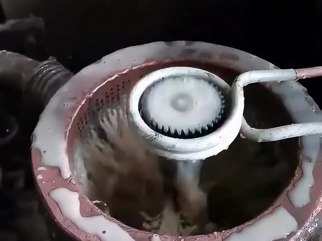 半自動高頻齒輪淬火工藝，操作簡單效率高！